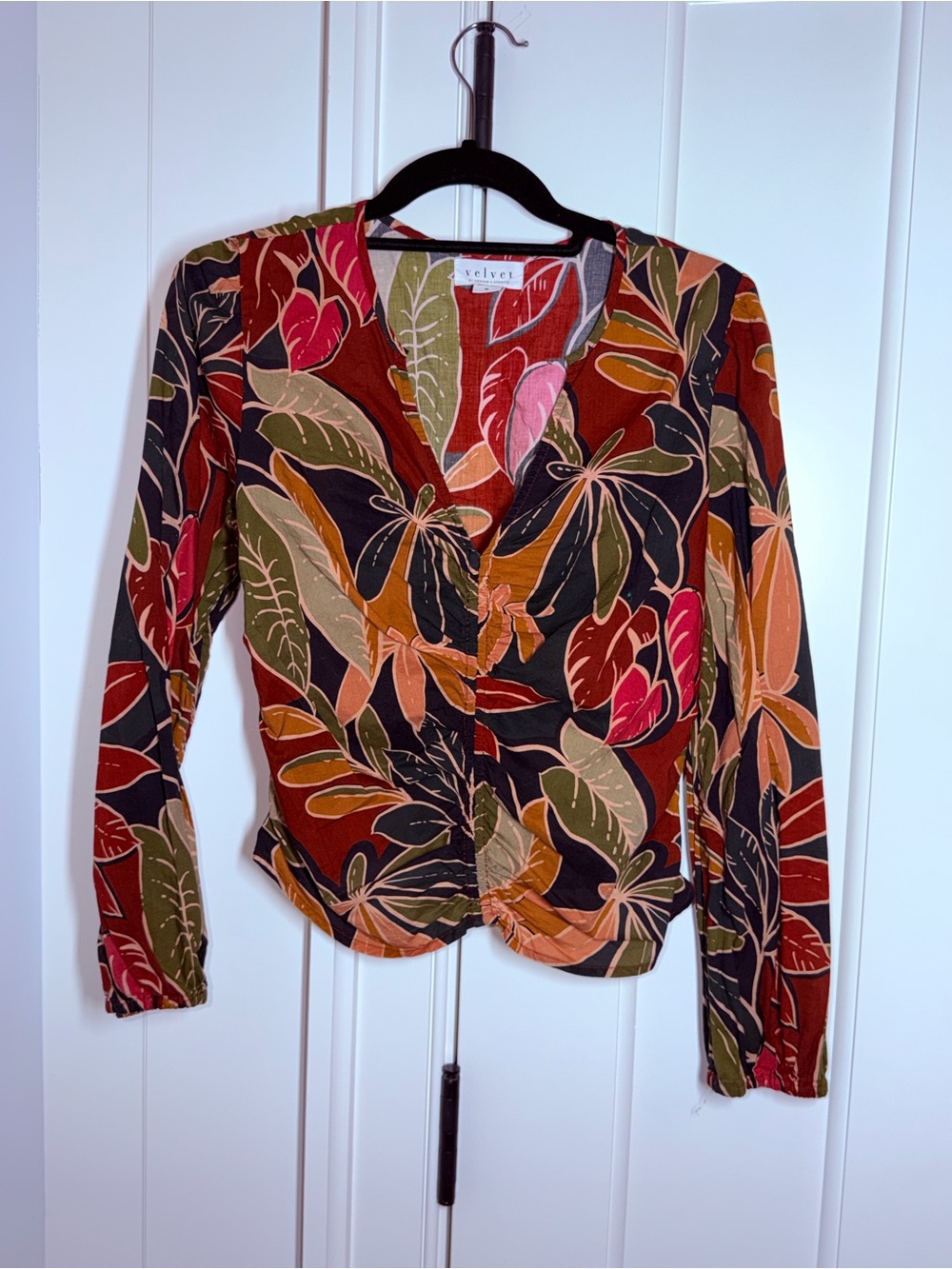 Velvet by Graham & Spencer Multicolor Tropical Leaf V-Neck Blouse